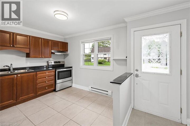 Property Photo:  47 Blandford Street 4  ON N4S 7H7 