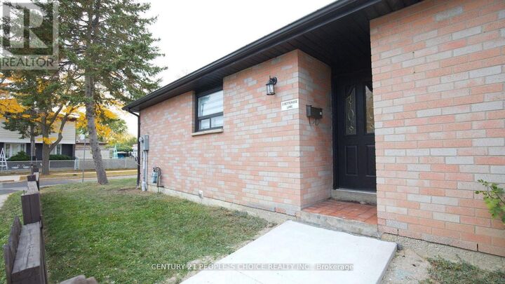Property Photo:  2 Betteridge Lane West  ON M9V 4E8 