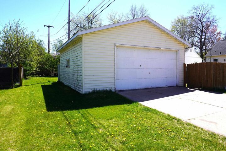 Property Photo:  500 E 7th Street  WI 54452 