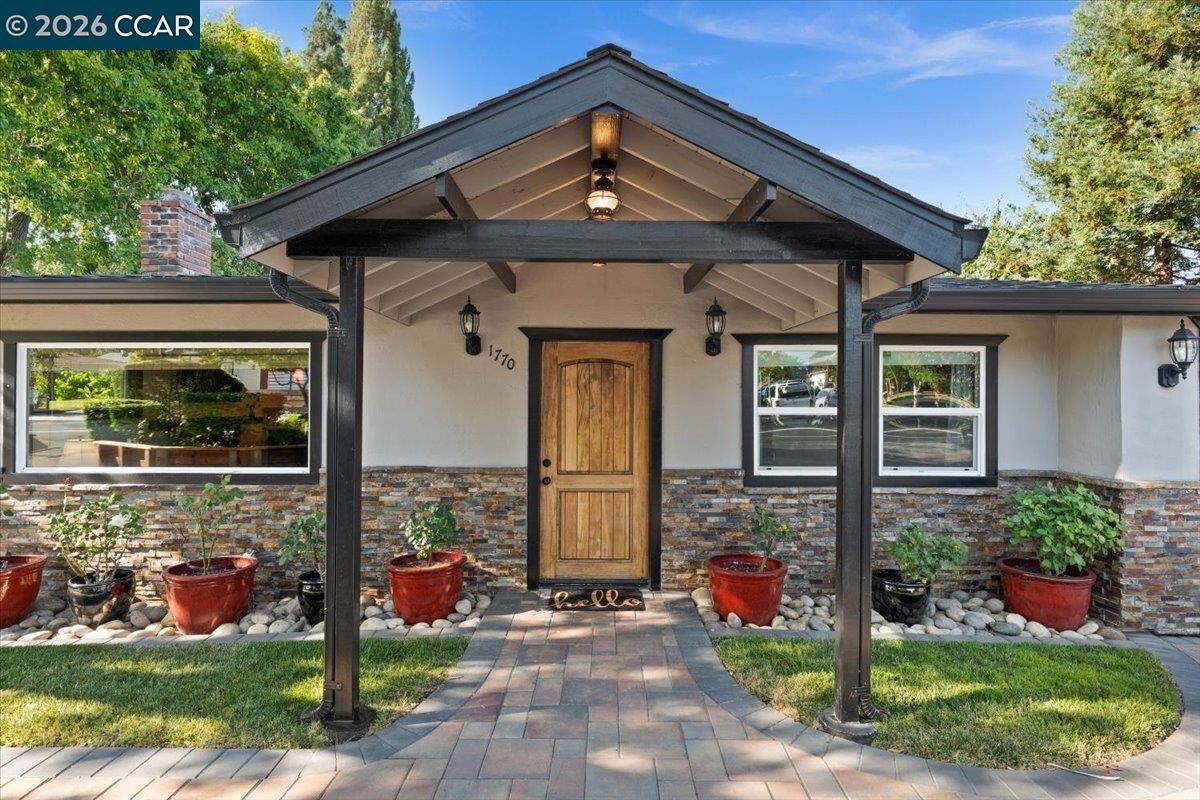 Property Photo: 1770 3rd Ave CA 94597