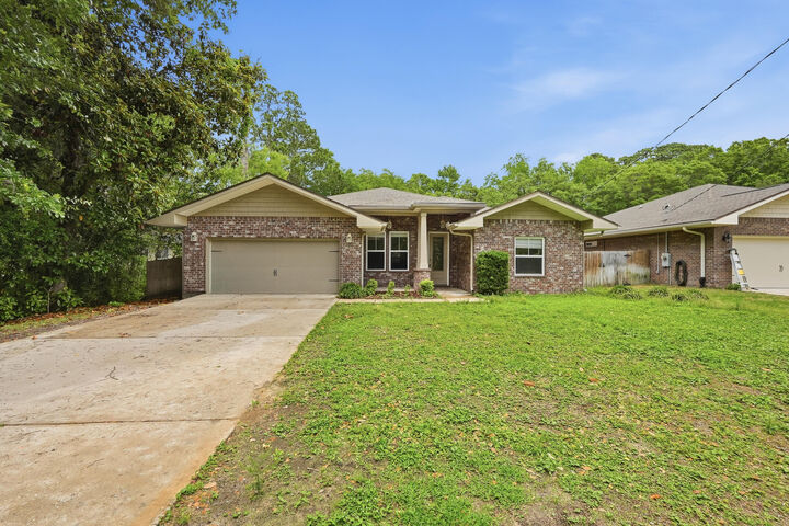 Property Photo:  63 2nd Avenue  FL 32579 