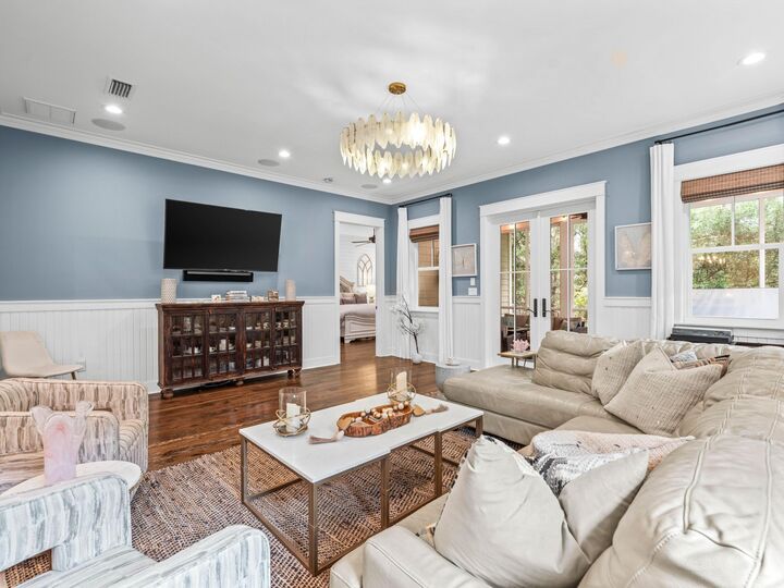 Property Photo: 265 Artesian Way FL 32461