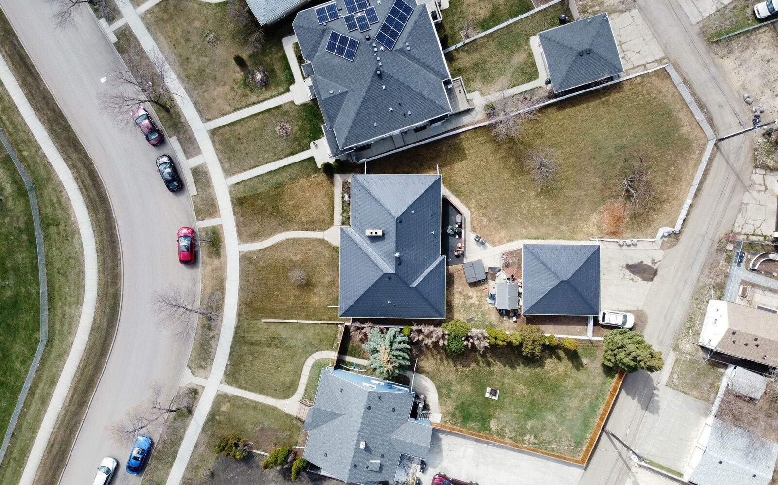 Property Photo:  11440 104 St NW  AB T5G 2K9 