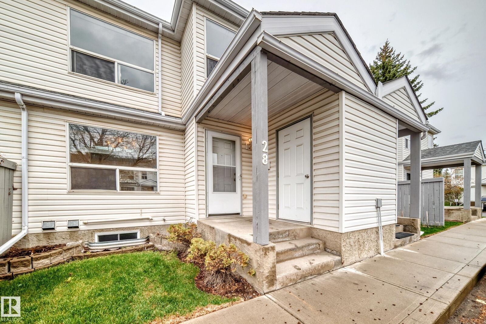 Photo de la propriété:  603 Youville Drive NW 28  AB T6L 6V8 