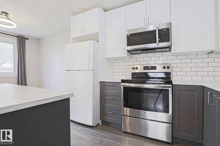 Property Photo:  35 Chungo Drive  AB T9G 1T6 