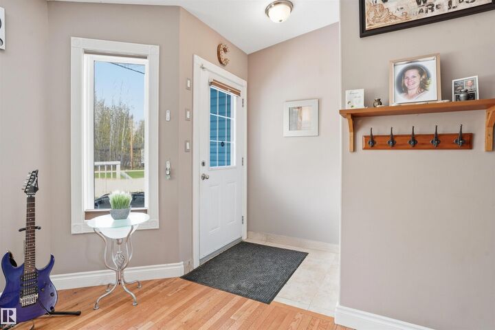 Property Photo:  1515 Marine Drive  AB T0E 0A2 
