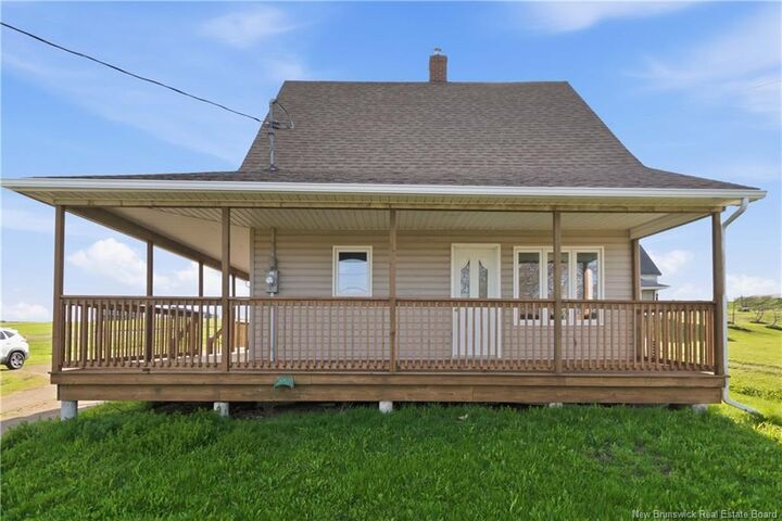 380 Rue Centrale Street — photo 1
