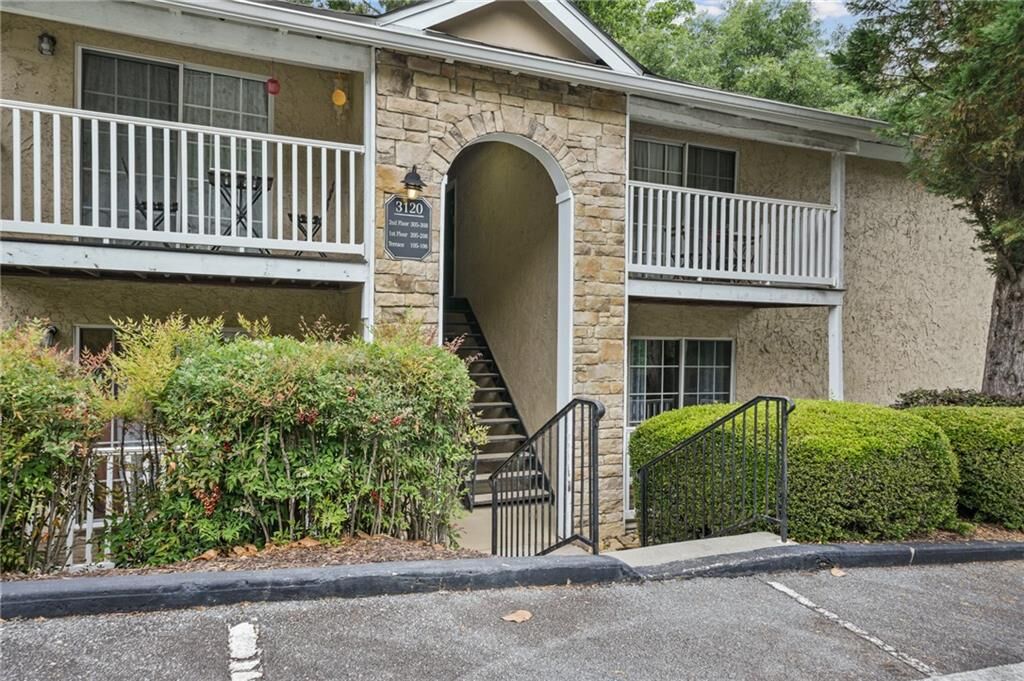 Property Photo: 3120 Seven Pines Court 205 GA 30339