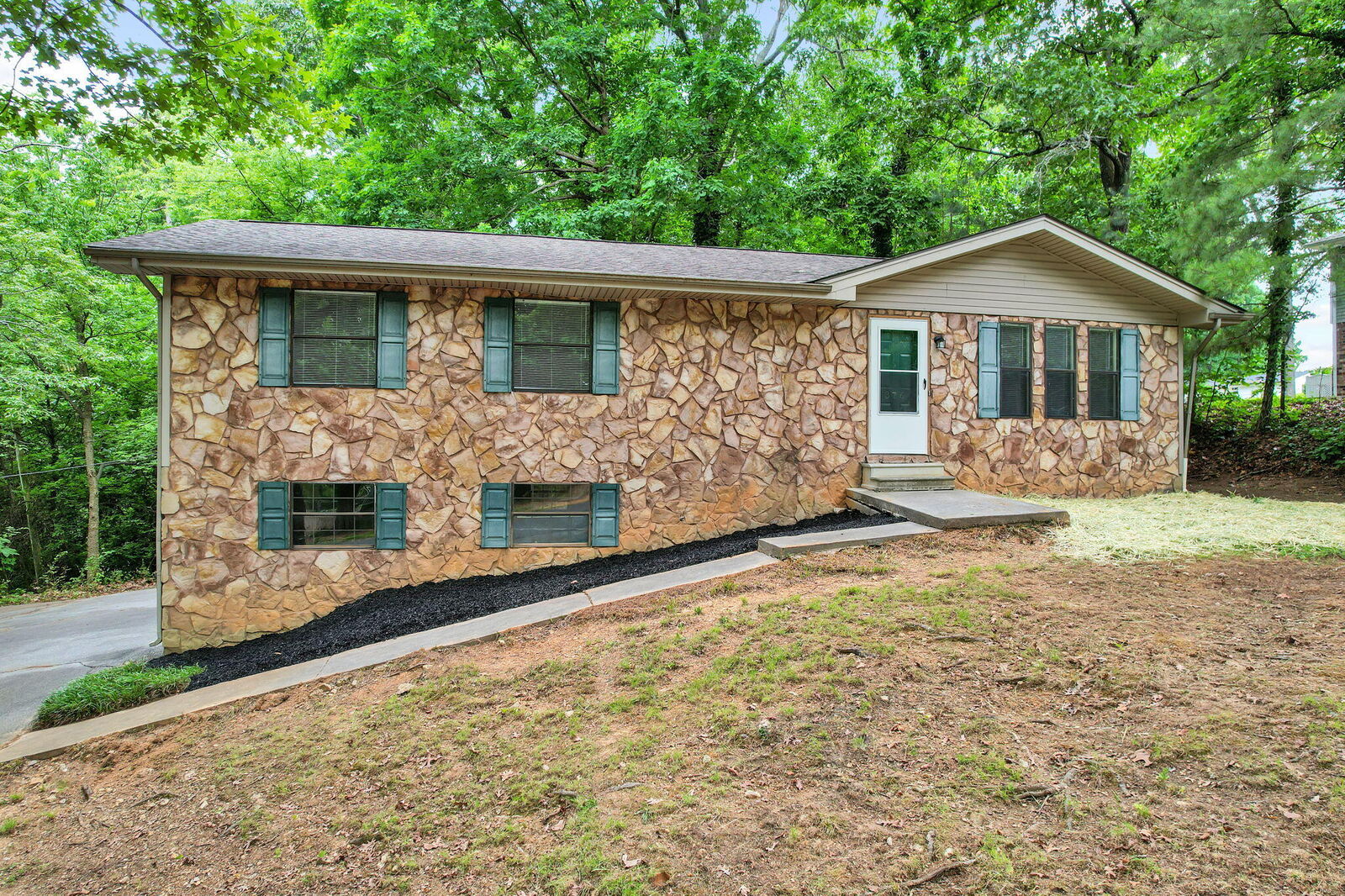 Property Photo:  376 Oakwood Circle NE  TN 37312 