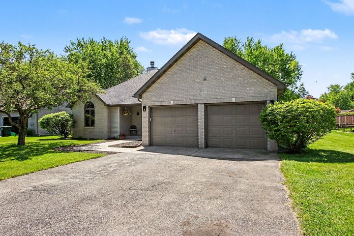 Property Photo:  907 E 12th Street  IN 46342 