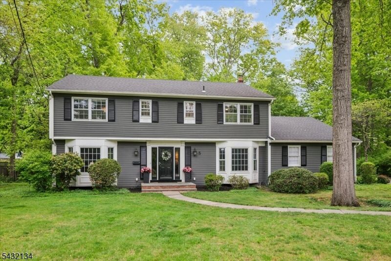 Property Photo:  5 Blanchet Ct  NJ 07932 