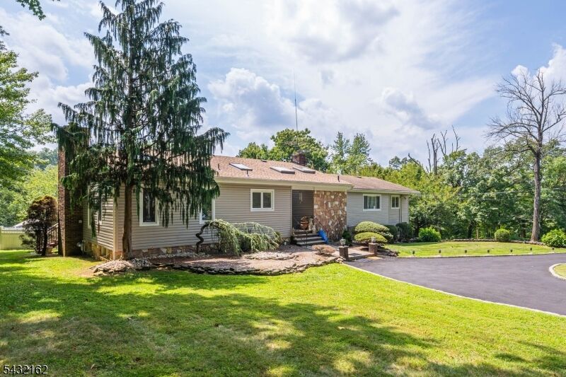 Property Photo: 220 Horseshoe Rd NJ 07922