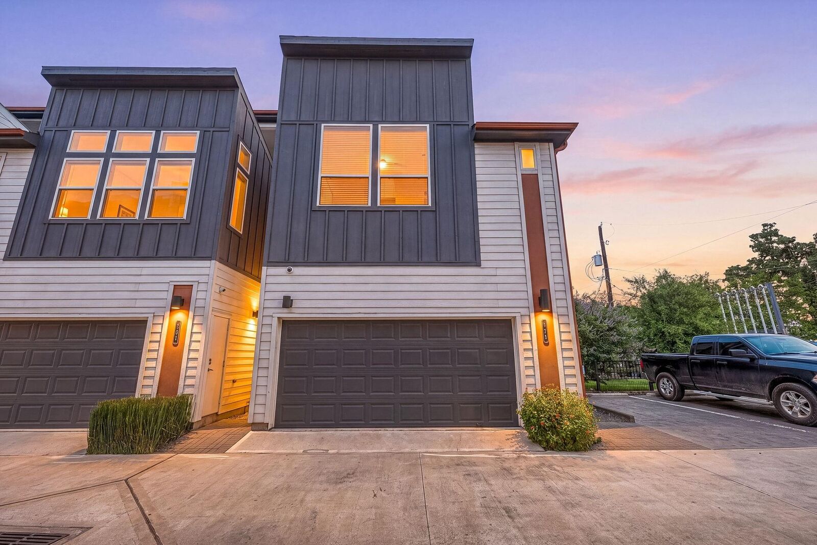 Property Photo:  725 N Emile Street  TX 77020 
