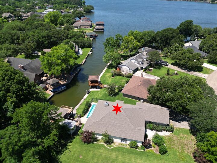 Property Photo: 13586 Bunker Hill Drive TX 77318