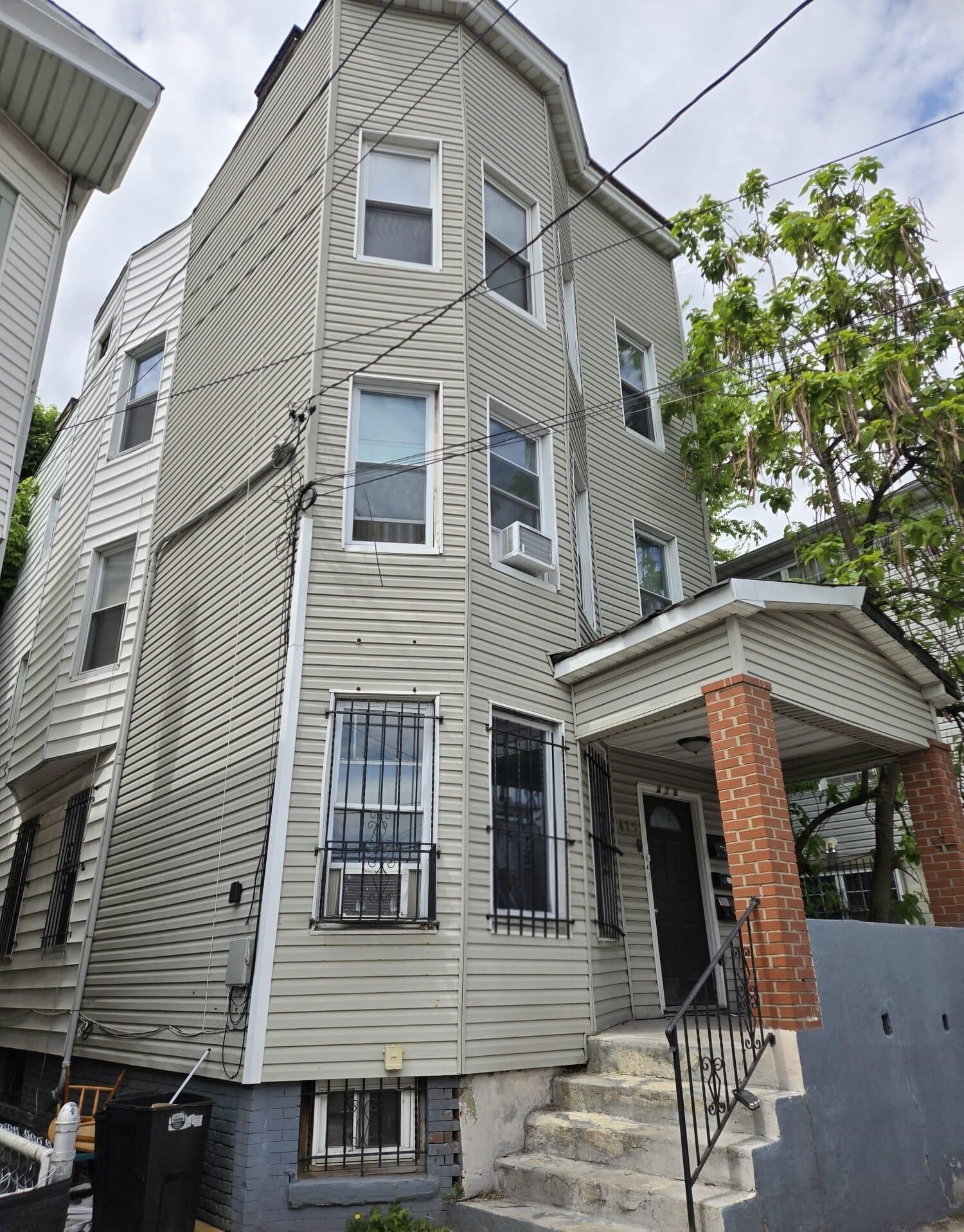 Property Photo:  475 S 19th St #1  NJ 07103 