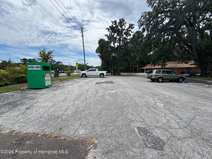 Property Photo:  705 Benton Avenue  FL 34601 