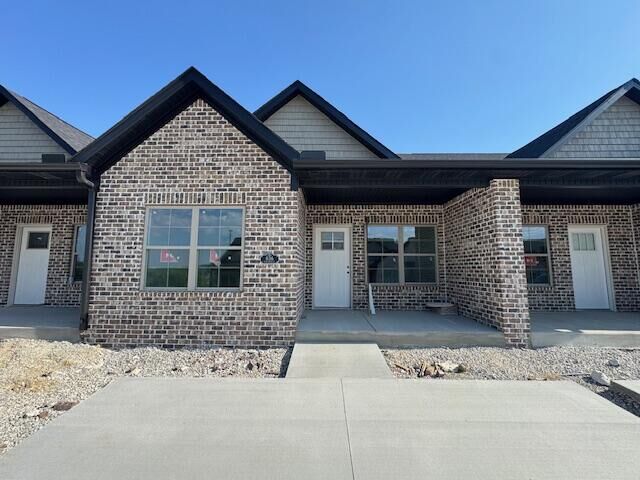 Property Photo:  836 Ridgewood Drive 5  KY 40403 