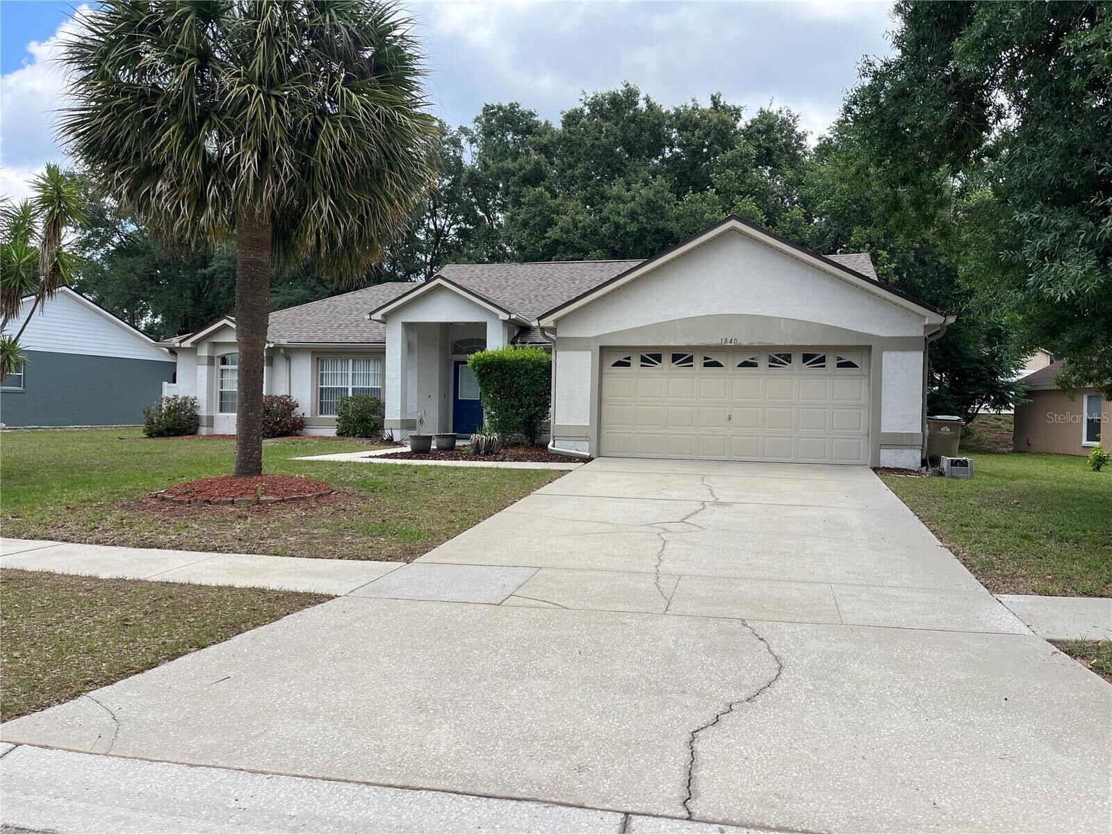 Property Photo:  1840 Nectarine Trail  FL 34714 