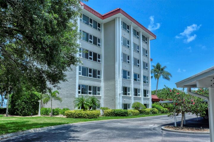 Property Photo:  1100 Imperial Drive 108  FL 34236 