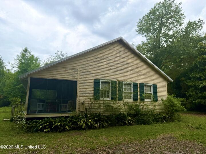 Property Photo:  506 5th Street  MS 39576 