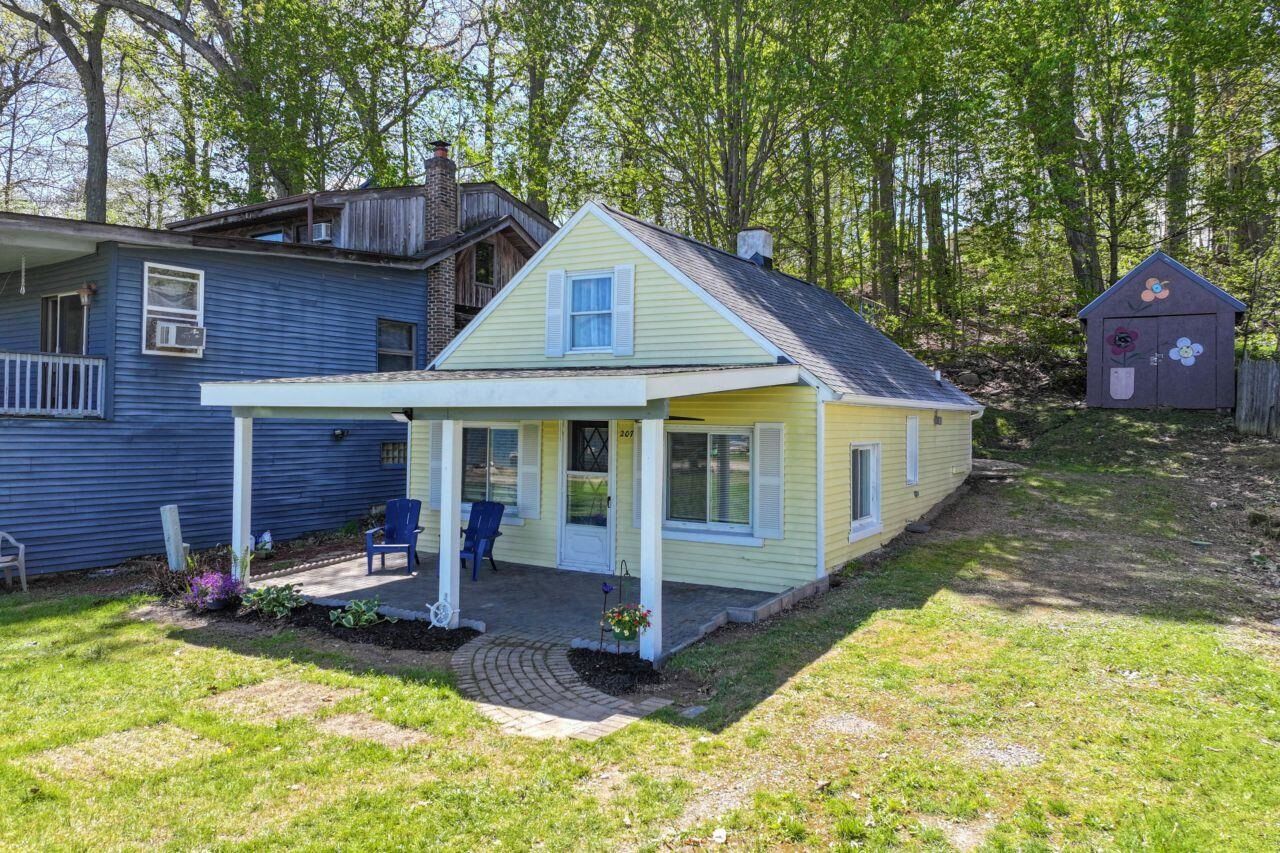 Property Photo:  2074 Gray Park Drive  MI 48446 