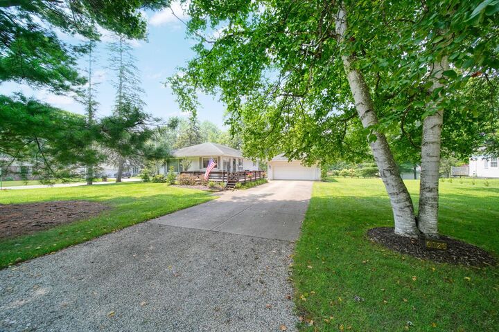 Property Photo:  6126 Crest Road  MI 49203 