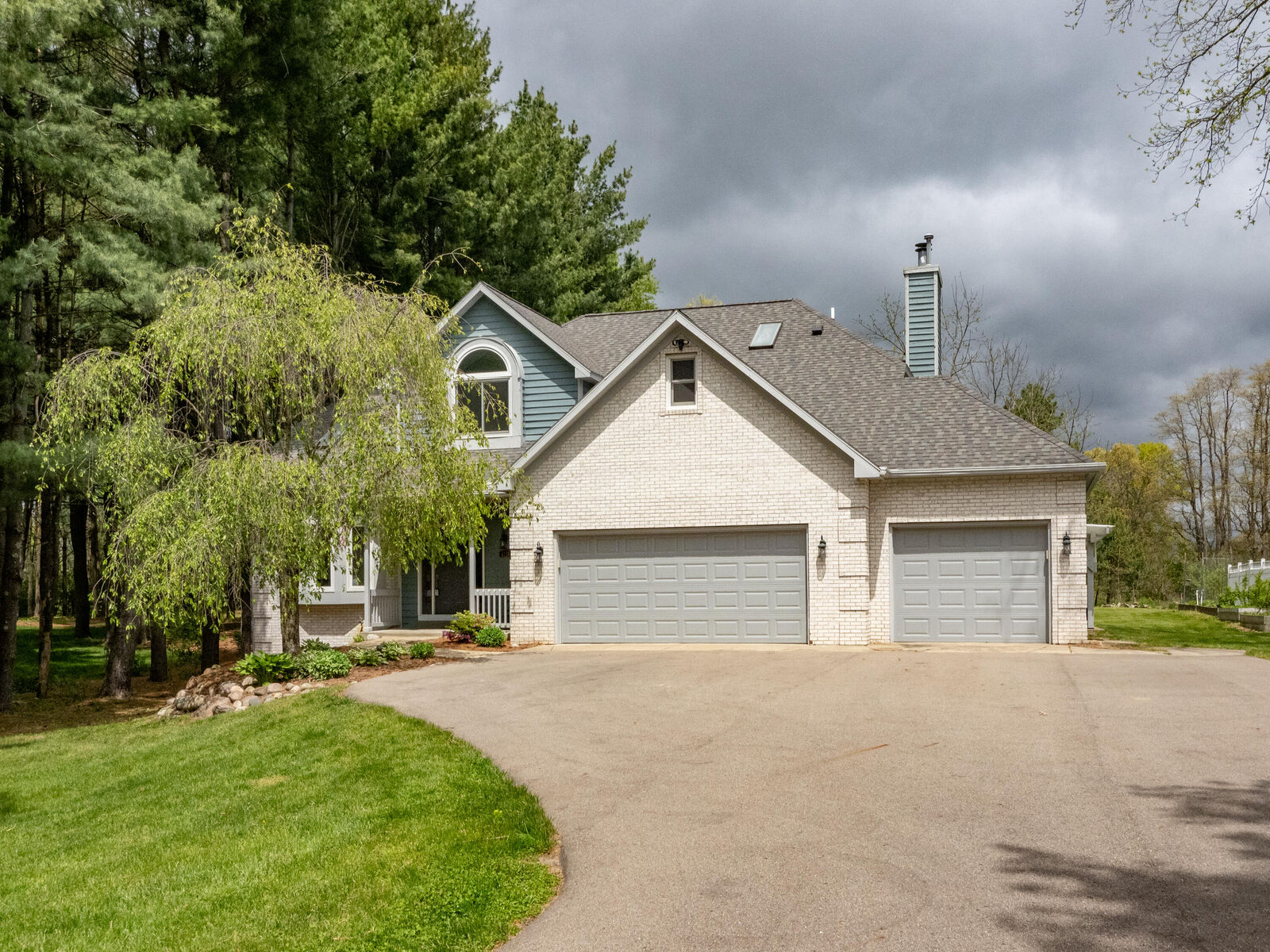 Property Photo: 4118 Vanderbilt Avenue MI 49024
