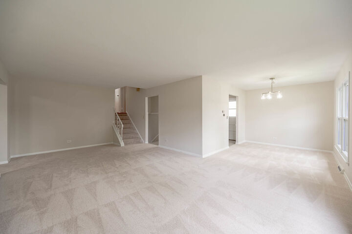 Property Photo: 1722 W Pheasant Trail IL 60056