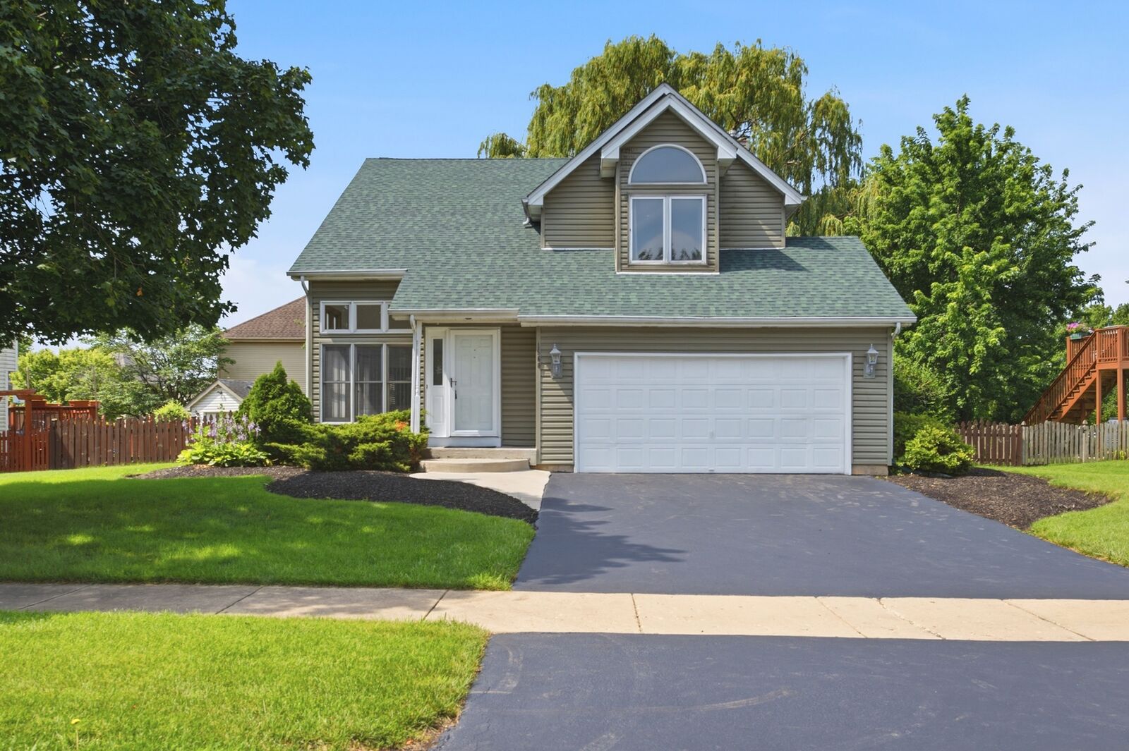 Property Photo: 1560 Colorado Avenue IL 60506