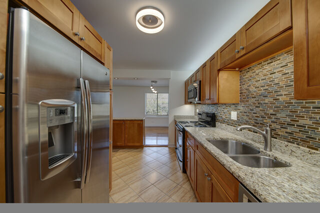Property Photo:  1405 E Central Road 316B  IL 60005 