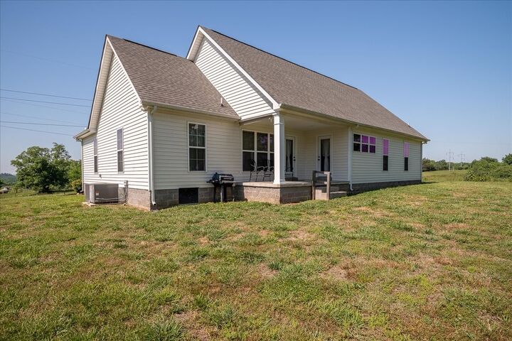 Property Photo:  460 Ables Ln  TN 38478 