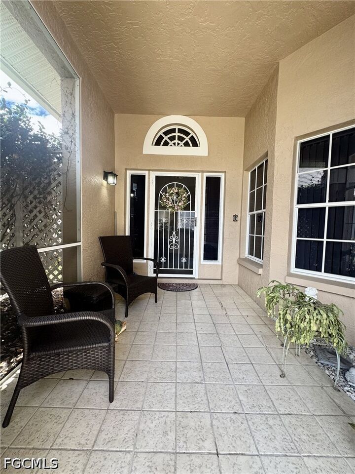Property Photo:  13648 Admiral Court  FL 33912 
