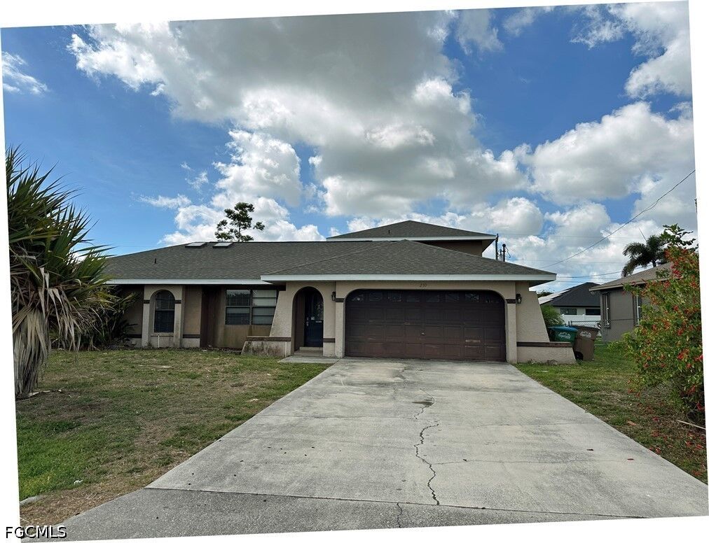 Property Photo:  210 SE 4th Street  FL 33990 