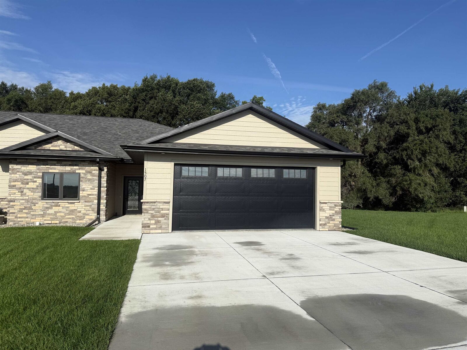 Property Photo:  1507 Regency Circle North  NE 68701 