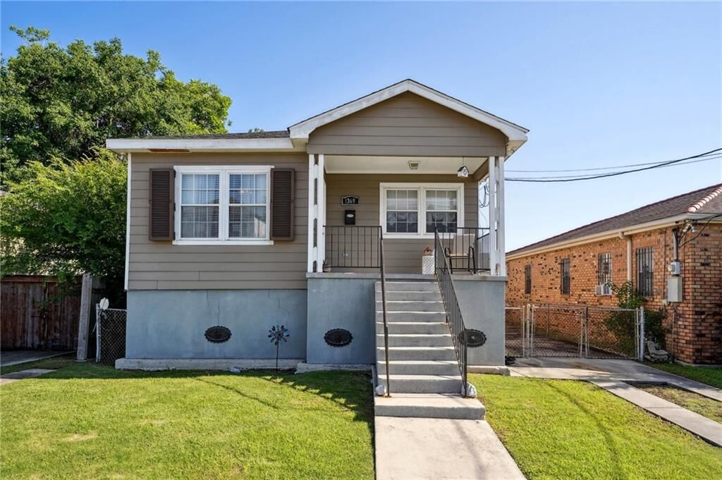 Property Photo:  1369 Harrison Avenue  LA 70122 