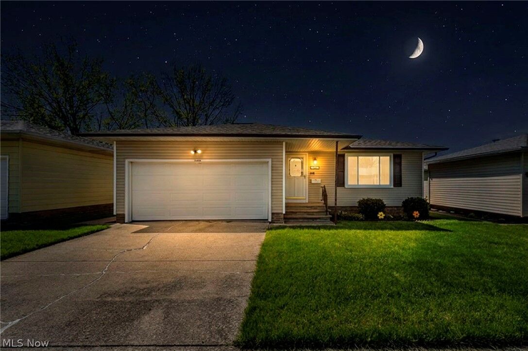 Property Photo:  15816 Mendota Avenue  OH 44137 