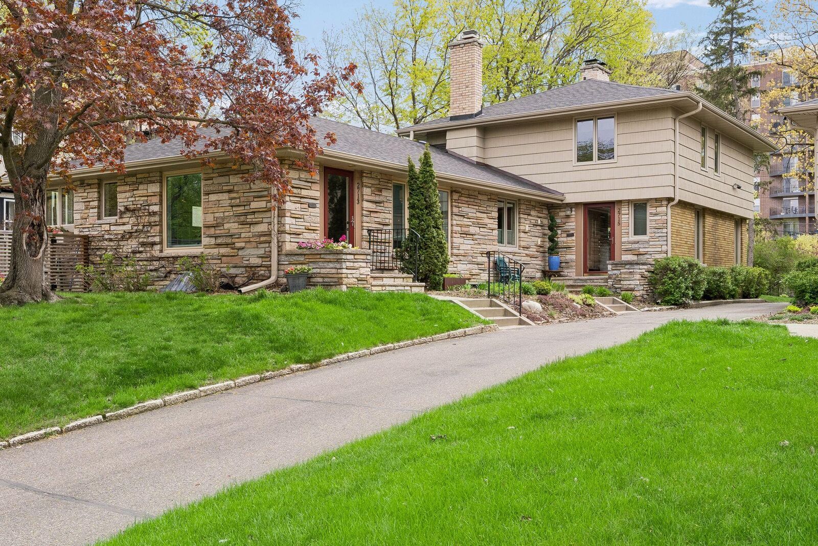 Property Photo:  2713 W 28th Street W  MN 55416 