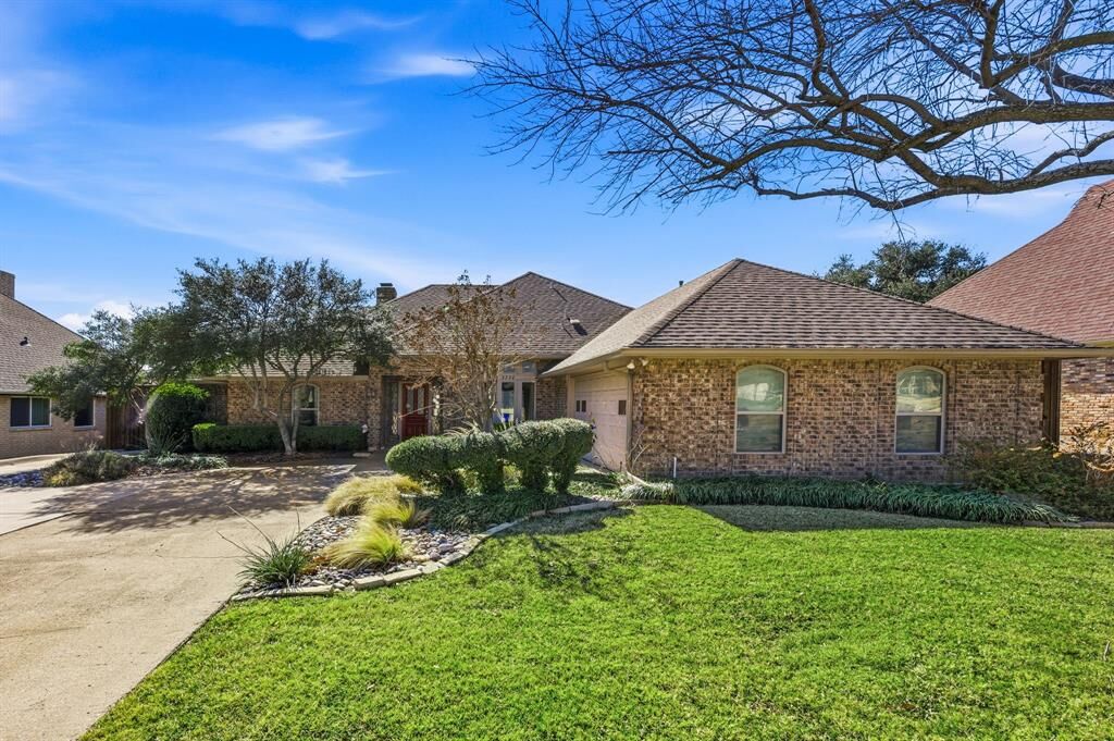 Property Photo:  3332 Gatwick Place  TX 75234 