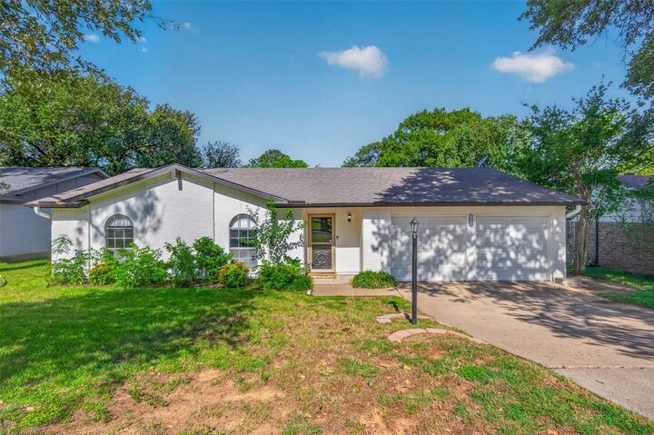 Property Photo:  2510 Mintwood Place  TX 76016 