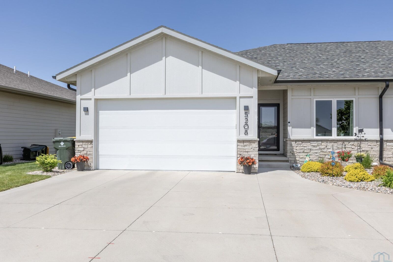 Property Photo:  5208 Lynx Court  IA 51106 