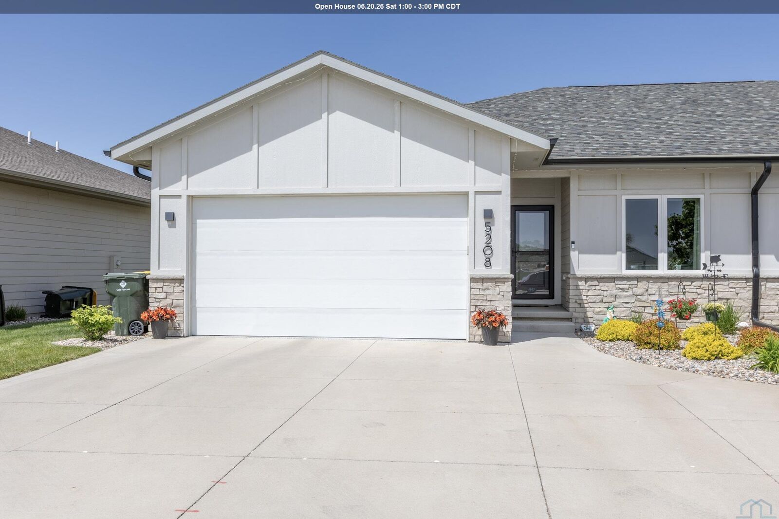 Property Photo: 5208 Lynx Court IA 51106