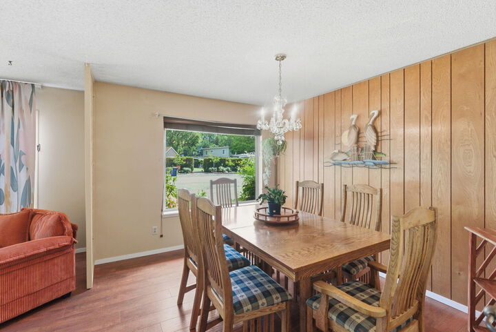 Property Photo:  1195 E Park Street  OR 97527 