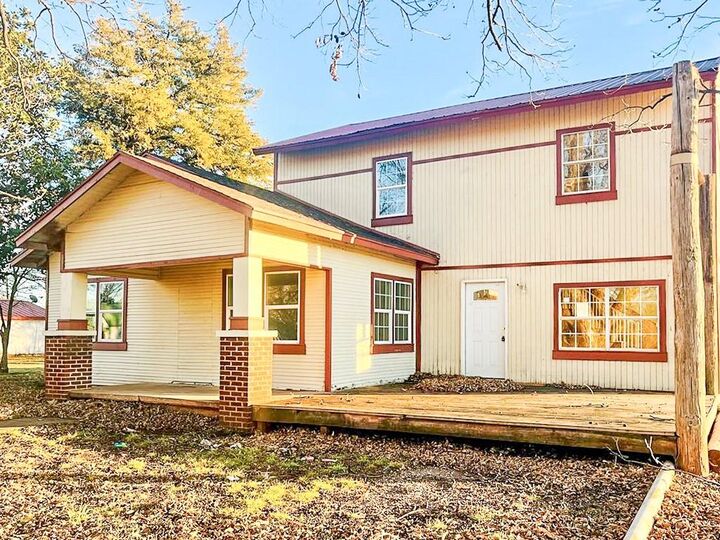 Property Photo:  312 W C Street  OK 73002 