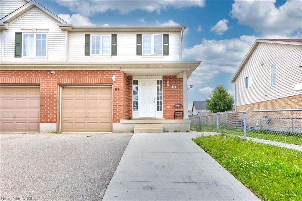Property Photo:  110 Commonwealth Street (Upper)  ON N2E 4K8 