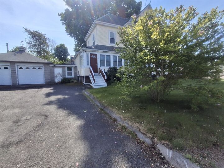 Property Photo:  92 Lowell St 1  MA 02453 