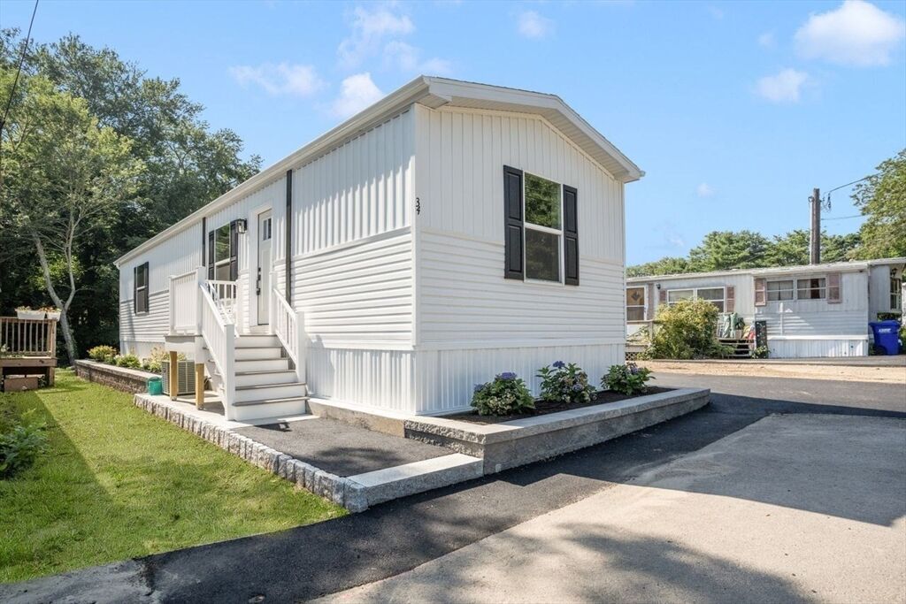 Property Photo: 4 Northwest 4 MA 02760