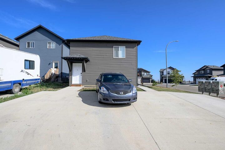 Photo de la propriété:  13402 104A Street A  AB T8V 6K8 
