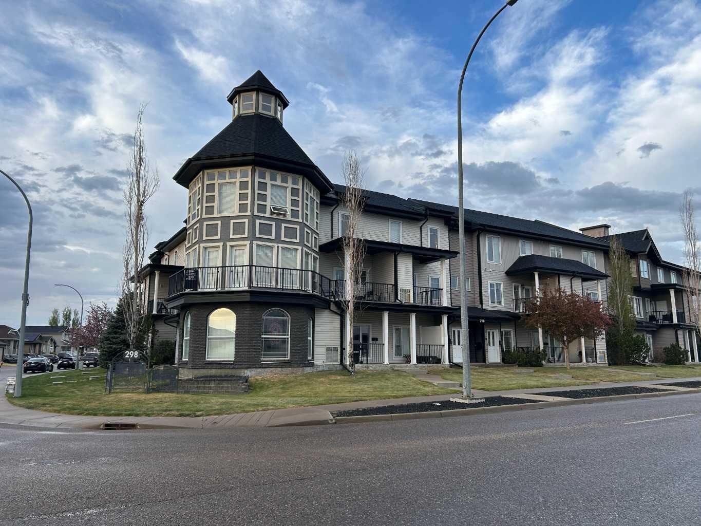 Property Photo:  298 Somerset Way SE 25  AB T1B 0E9 