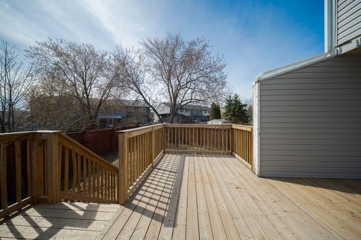 Property Photo:  118 Wylie Place  AB T9H 4R4 