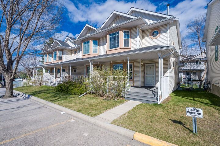 Property Photo:  71 Martin Crossing Court NE  AB T3J 3P3 